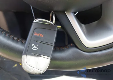 2019 Jeep Compass Limited 4X4 from USA, damaged, VIN 3C4NJDCB7KT666379